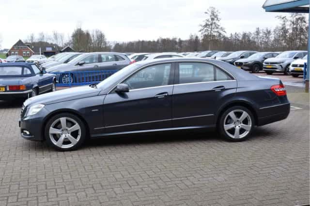 Mercedes-Benz E-Klasse (2010) thumbnail 5