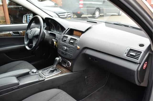 Mercedes-Benz C-Klasse (2011) thumbnail 3