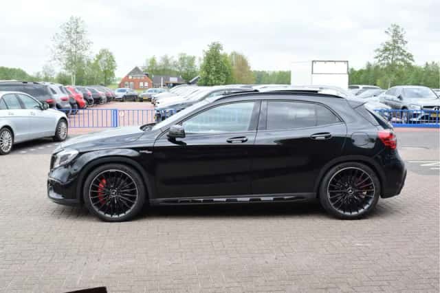 Mercedes-Benz GLA-Klasse (2017) thumbnail 4