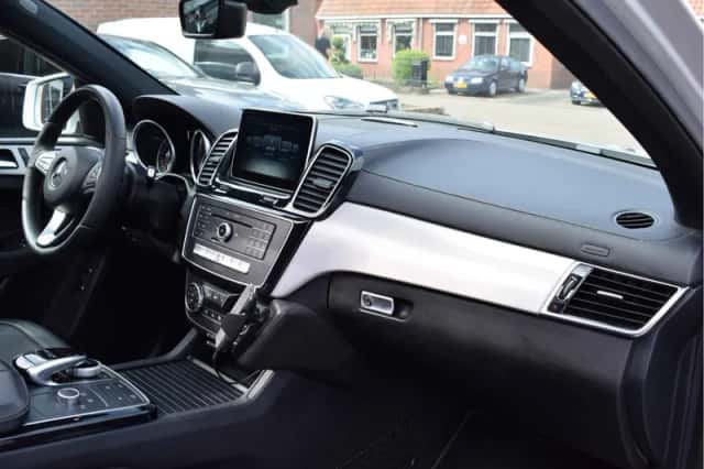 Mercedes-Benz GLE-Klasse (2016) thumbnail 5