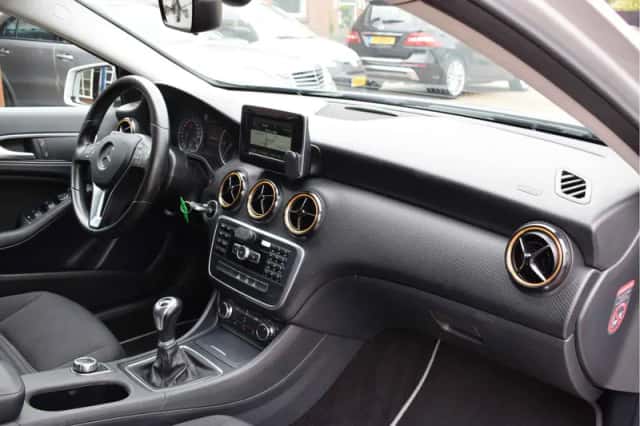 Mercedes-Benz A-Klasse (2015) thumbnail 3