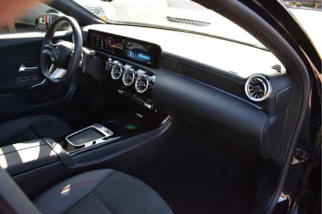 Mercedes-Benz A-Klasse (2024) thumbnail 3