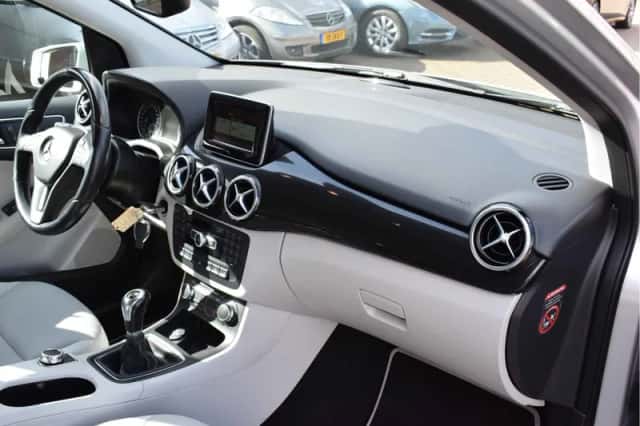 Mercedes-Benz B-Klasse (2013) thumbnail 5