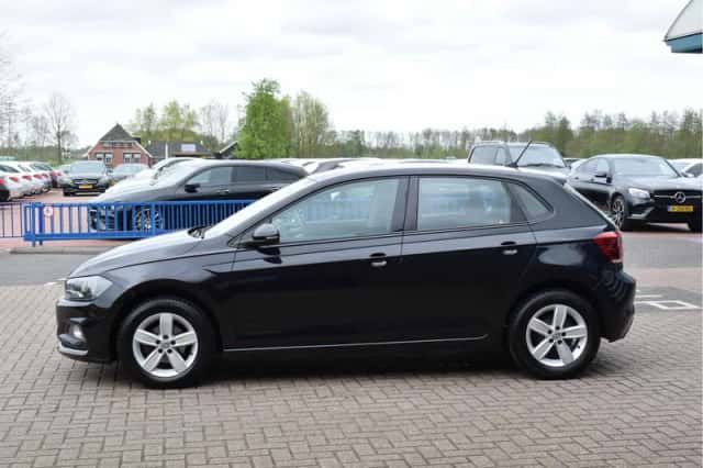 Volkswagen Polo (2018) thumbnail 2