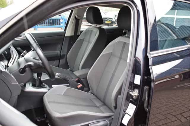 Volkswagen Polo (2018) thumbnail 3
