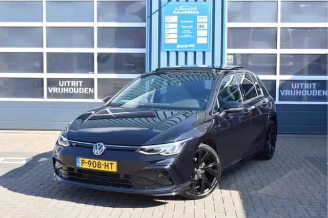 Volkswagen Golf (2022) thumbnail 1