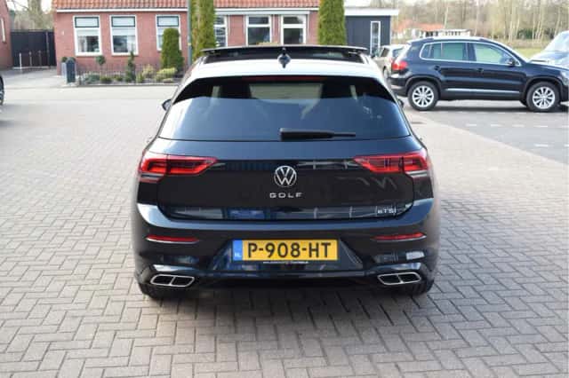 Volkswagen Golf (2022) thumbnail 6