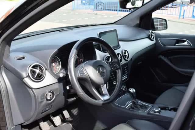 Mercedes-Benz B-Klasse (2016) thumbnail 3