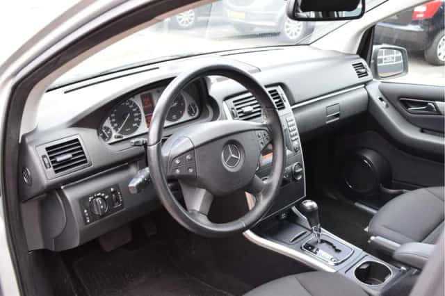 Mercedes-Benz B-Klasse (2011) thumbnail 3