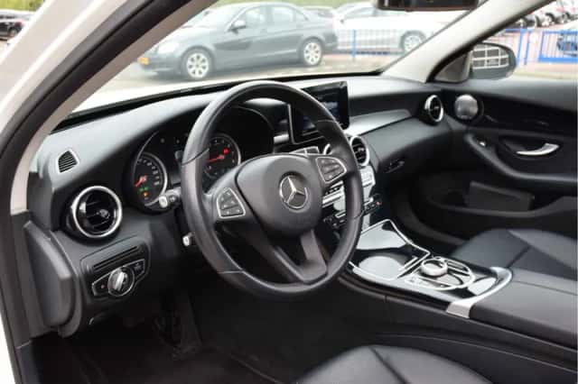 Mercedes-Benz C-Klasse (2018) thumbnail 4