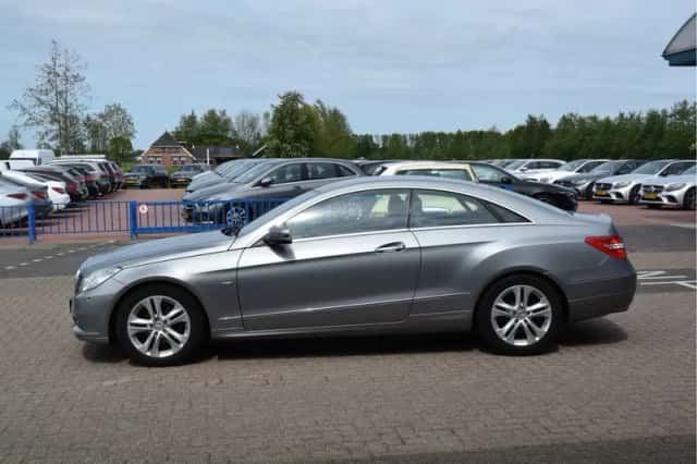Mercedes-Benz E-Klasse (2011) thumbnail 2