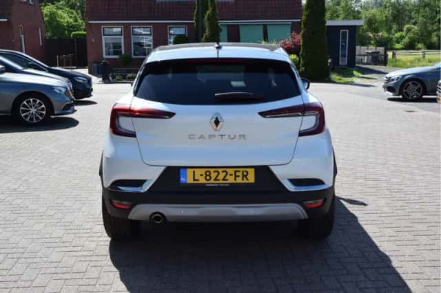 Renault Captur (2021) thumbnail 5