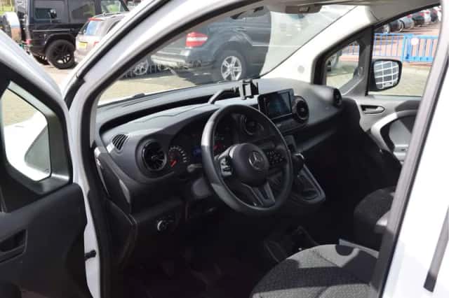 Mercedes-Benz Citan (2023) thumbnail 3