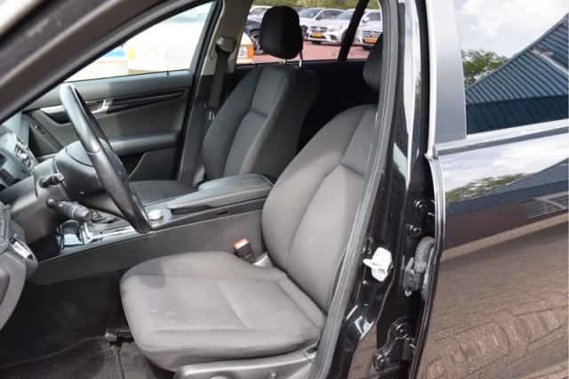Mercedes-Benz C-Klasse (2010) thumbnail 4