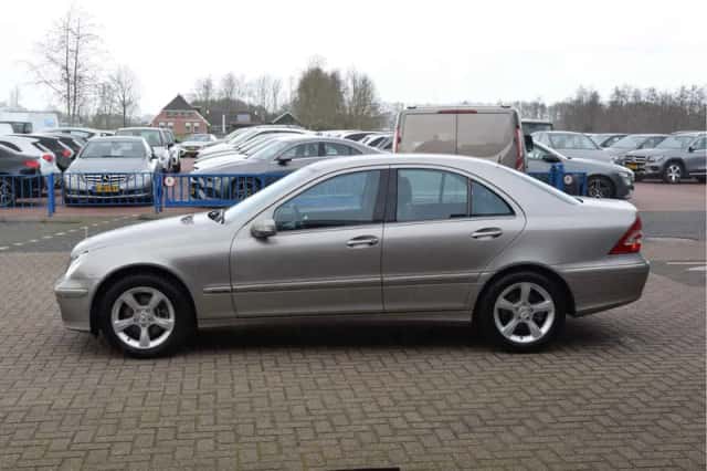 Mercedes-Benz C-Klasse (2004) thumbnail 2