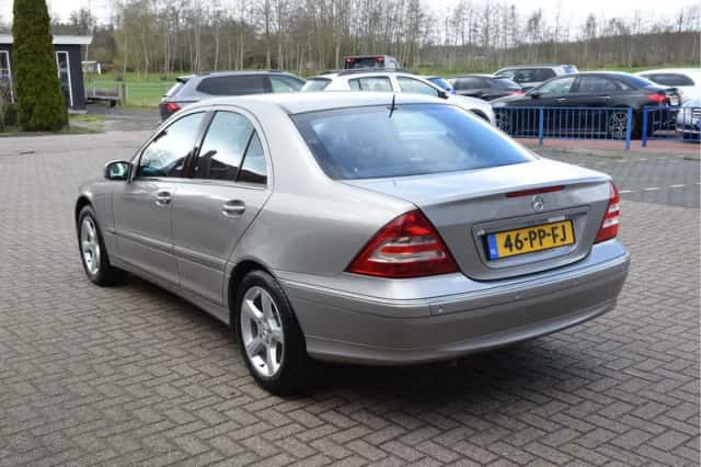 Mercedes-Benz C-Klasse (2004) thumbnail 4