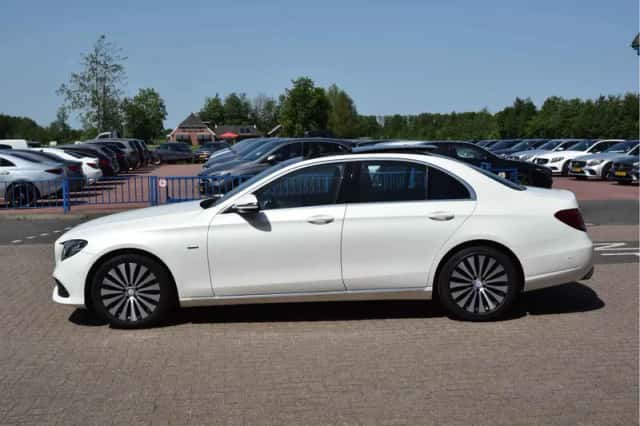 Mercedes-Benz E-Klasse (2016) thumbnail 2