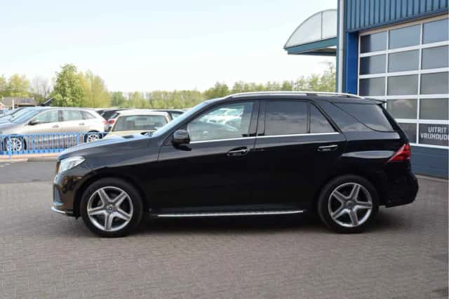 Mercedes-Benz GLE-Klasse (2015) thumbnail 2