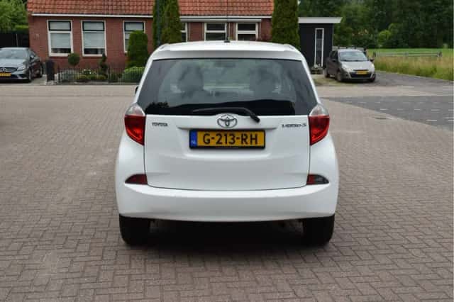 Toyota Verso S (2012) thumbnail 5