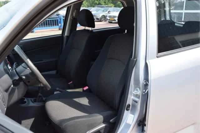 Daihatsu Terios (2010) thumbnail 4