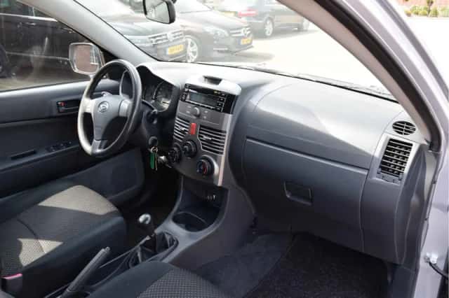 Daihatsu Terios (2010) thumbnail 6
