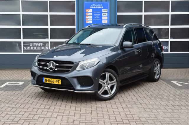 Mercedes-Benz GLE-Klasse (2015) thumbnail 1