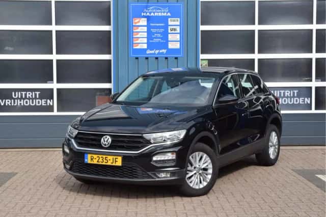Volkswagen T-Roc (2019) thumbnail 1