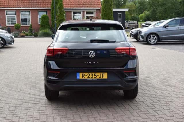 Volkswagen T-Roc (2019) thumbnail 5