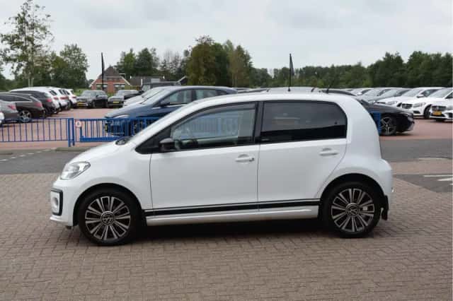 Volkswagen Up! (2021) thumbnail 2