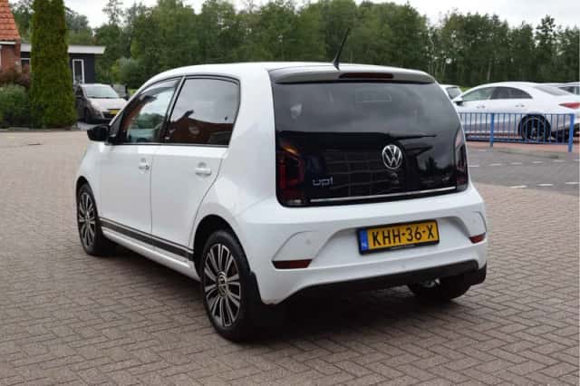 Volkswagen Up! (2021) thumbnail 3