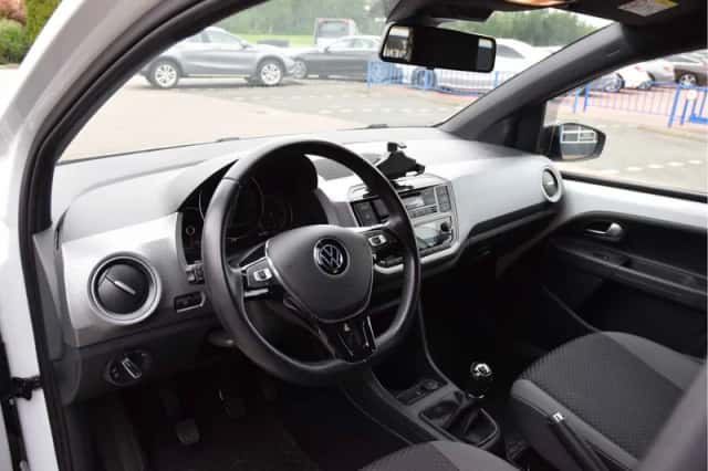 Volkswagen Up! (2021) thumbnail 4