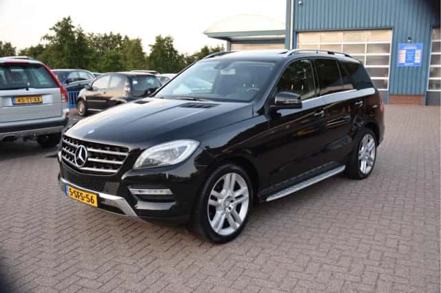 Mercedes-Benz M-Klasse (2012) thumbnail 3