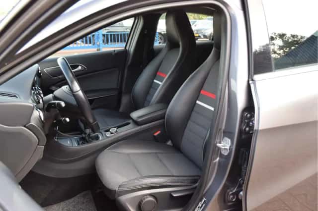 Mercedes-Benz A-Klasse (2013) thumbnail 4