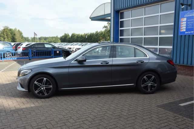 Mercedes-Benz C-Klasse (2020) thumbnail 2