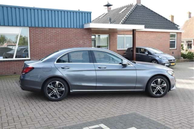 Mercedes-Benz C-Klasse (2020) thumbnail 3