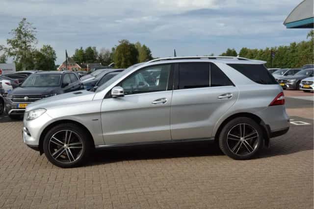 Mercedes-Benz M-Klasse (2012) thumbnail 2