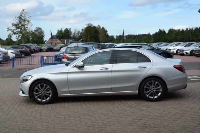 Mercedes-Benz C-Klasse (2016) thumbnail 2