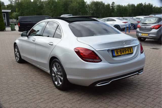 Mercedes-Benz C-Klasse (2016) thumbnail 3
