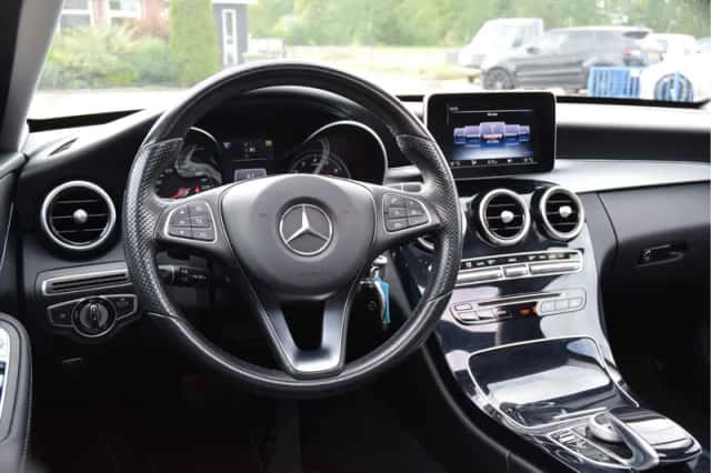 Mercedes-Benz C-Klasse (2016) thumbnail 4