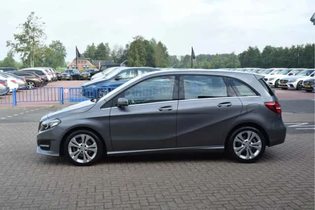 Mercedes-Benz B-Klasse (2015) thumbnail 2