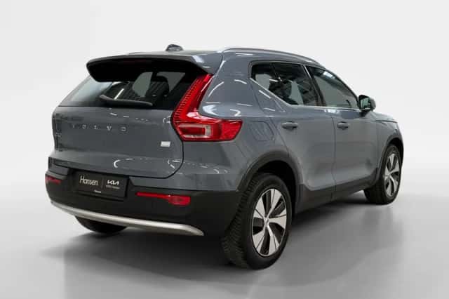 Volvo XC40 (2022) thumbnail 2