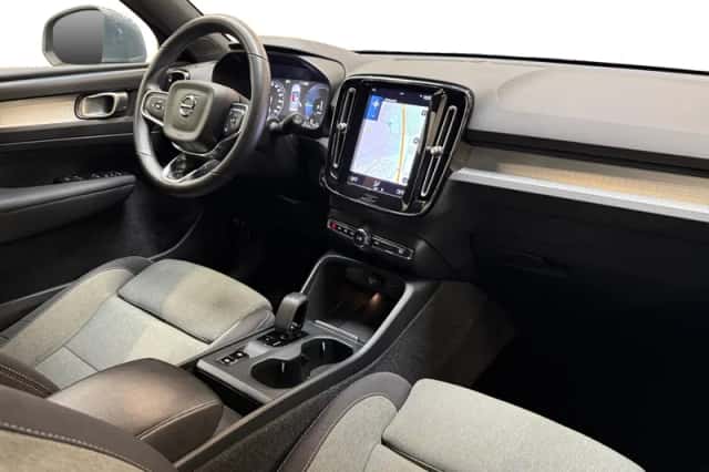 Volvo XC40 (2022) thumbnail 4
