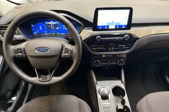 Ford Kuga (2022) thumbnail 6