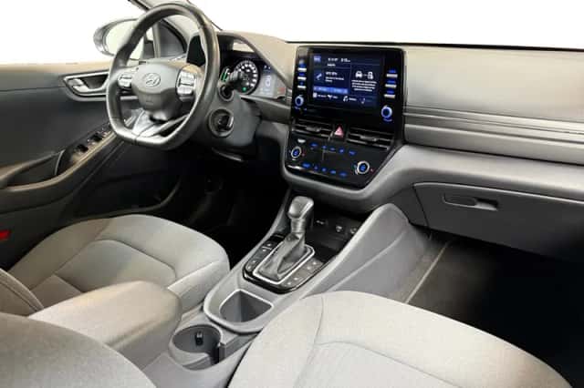 Hyundai Ioniq (2022) thumbnail 4