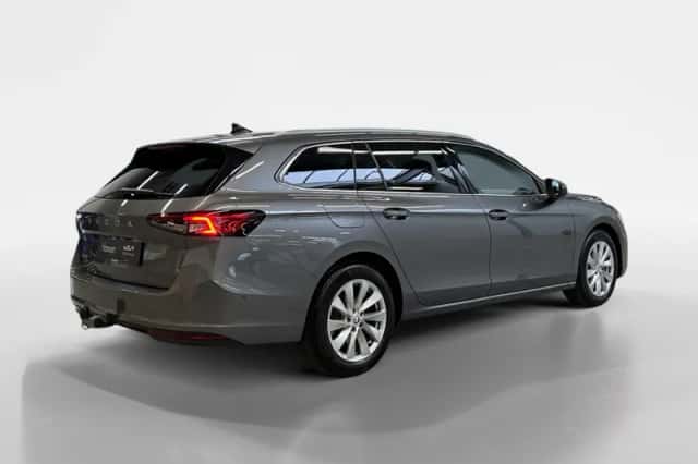 Škoda Superb (2024) thumbnail 2