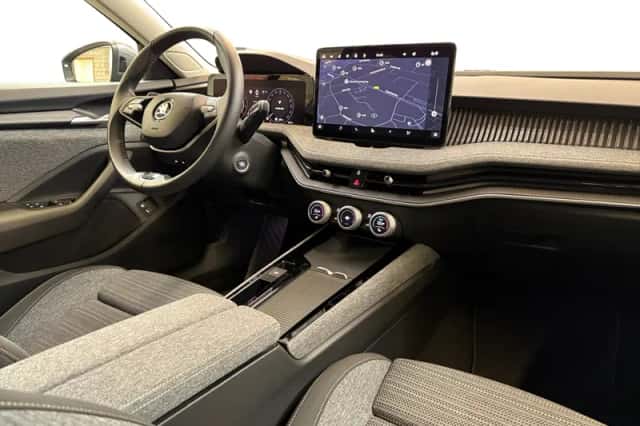 Škoda Superb (2024) thumbnail 4
