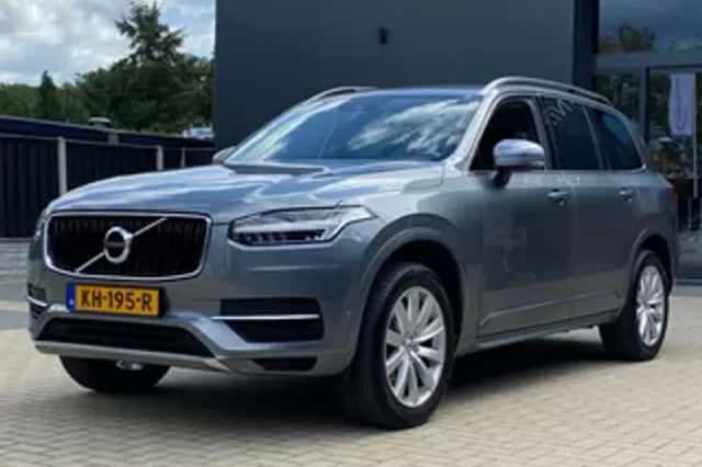 Volvo XC90 (2016) thumbnail 1