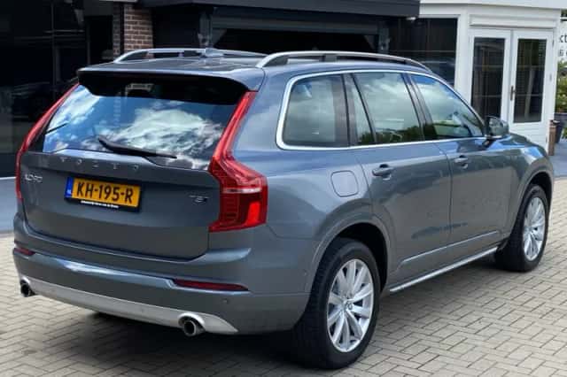 Volvo XC90 (2016) thumbnail 5