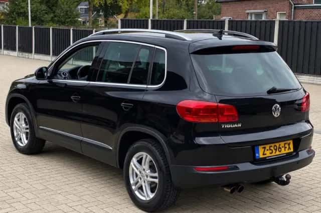 Volkswagen Tiguan (2013) thumbnail 2
