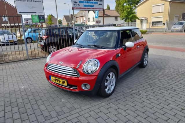 MINI Cooper (2009) thumbnail 1